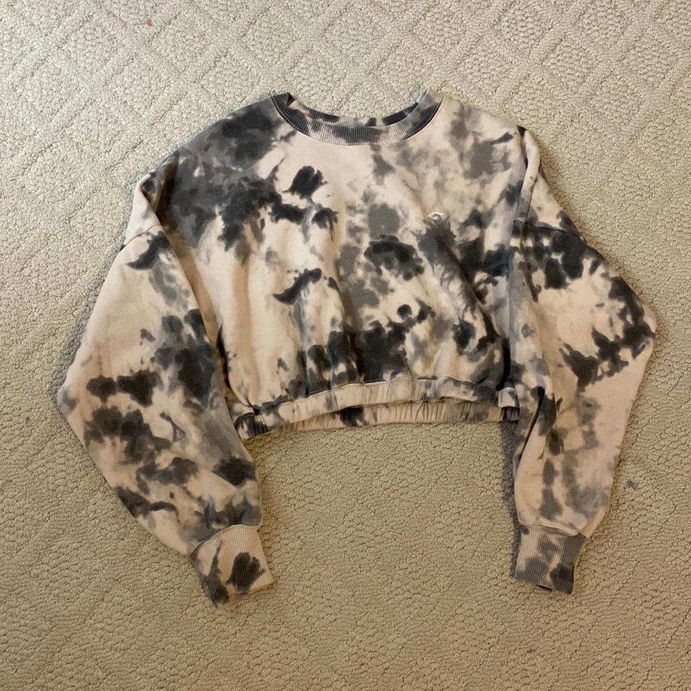 Pink and Gray Tye Dye Hollister Sweatshirt for Girls!